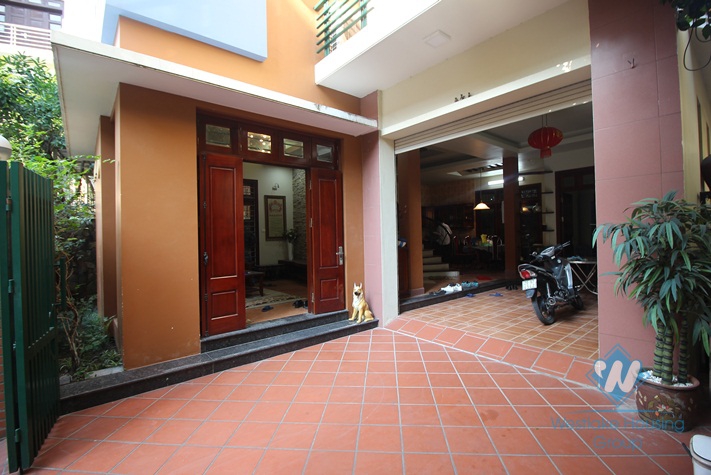 Three bedrooms house for rent in Cau Giay, Ha Noi